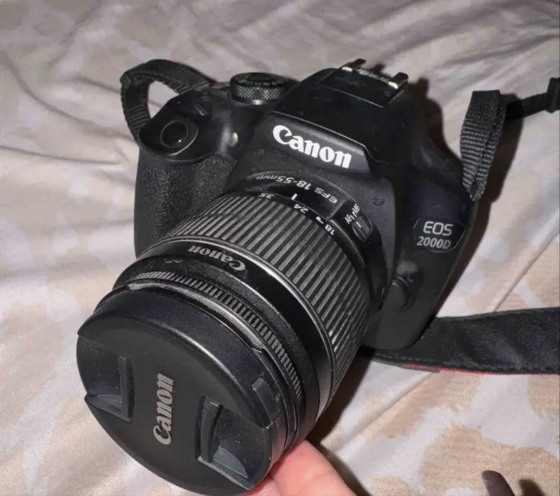 Камера canon 2000D