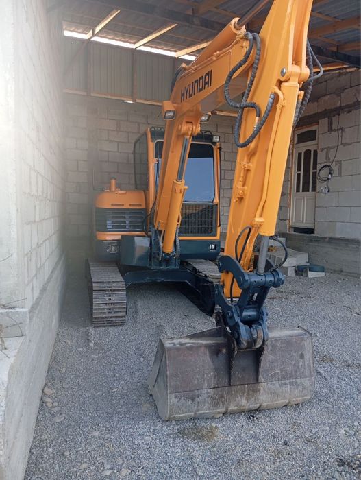 Hyundai ekskavator gaz 53 sotiladi
