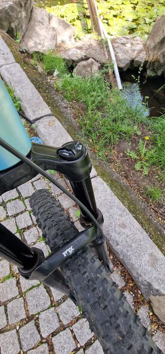 Bicicletă electrică Cube