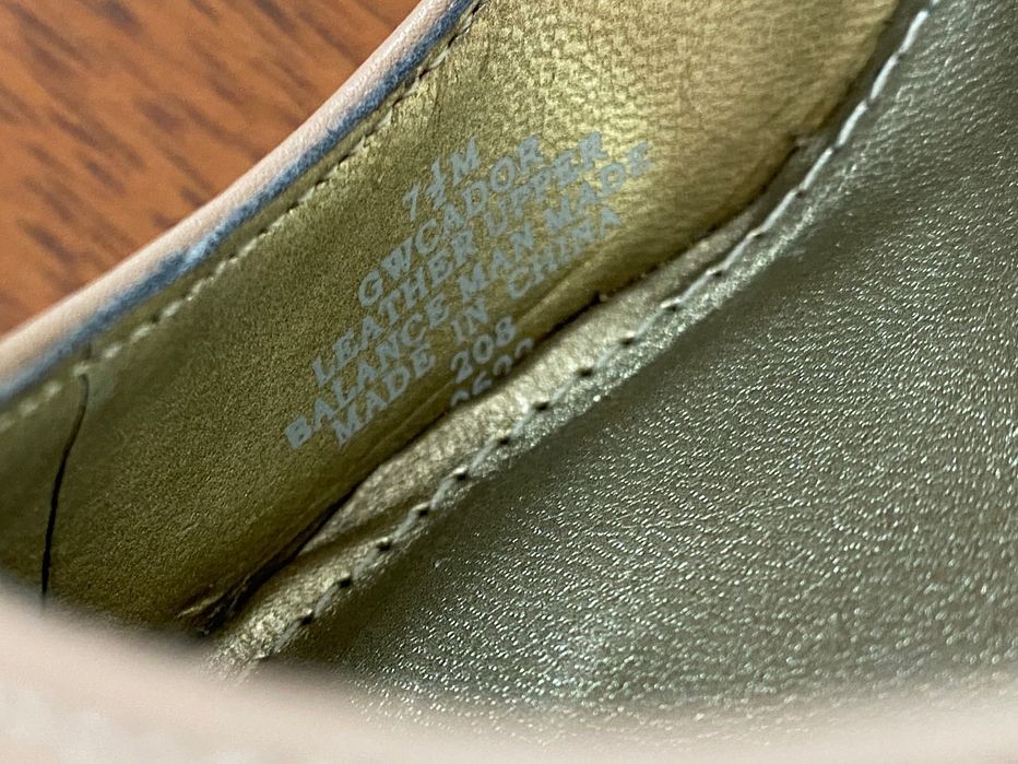 Бежови токчета на платформа Guess