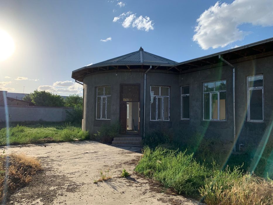 Участок с домом 8 соток. Торг уместен