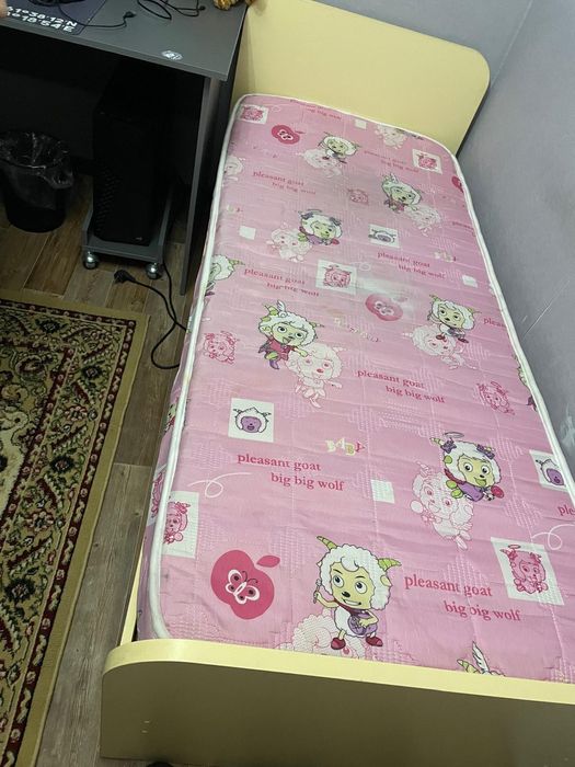 Продам шкаф и кровать