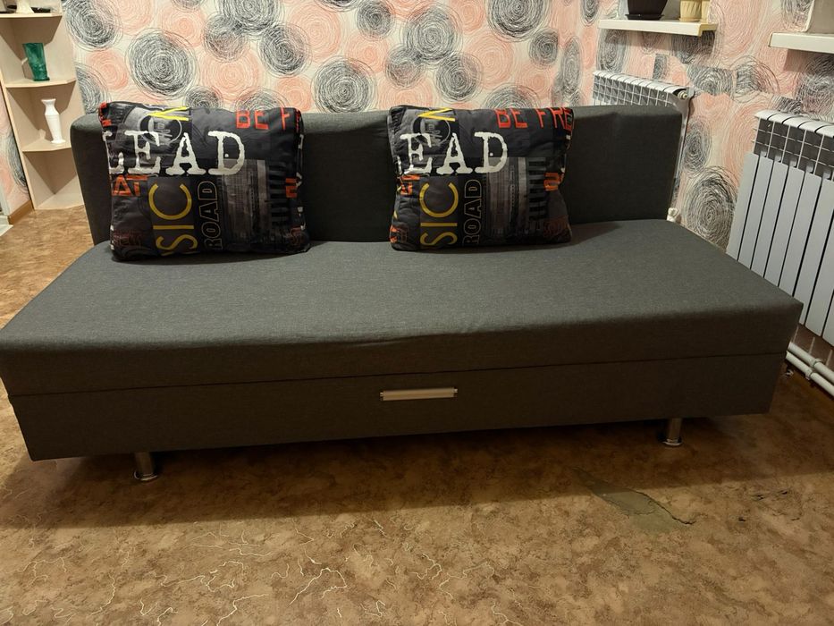 Продам тахту в хорошем состоянии