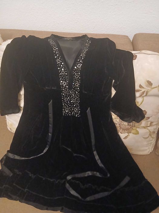 Vând rochițe office și de ocazii