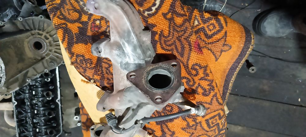 Продам выпускной коллектор