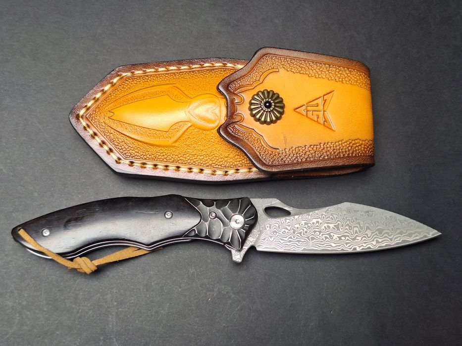 Сгъваем нож от дамаска стомана VG-10 и кожен калъф