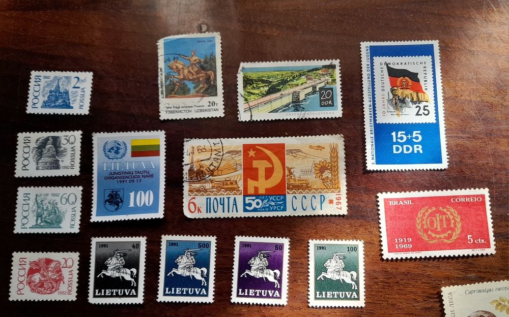 Марки продаются.