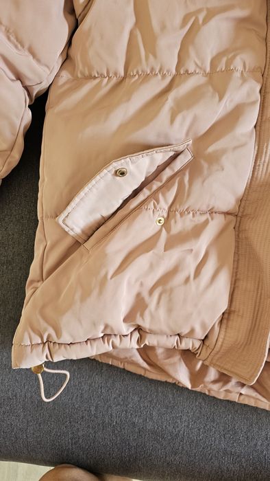 Зимно яке  H&M със страхотна качулка.