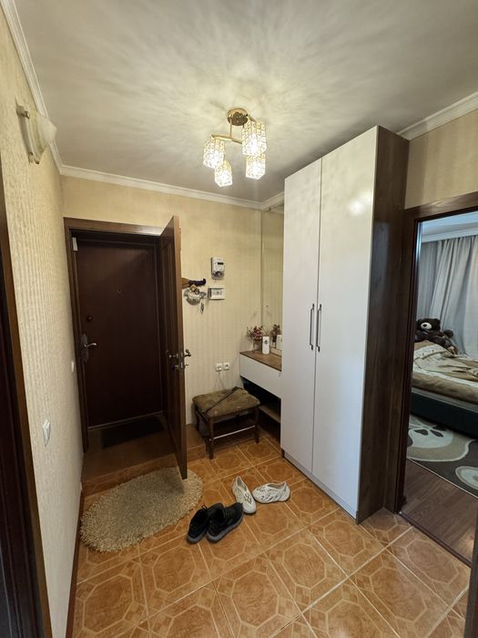 Срочно!! Продается 3х комнатная квартира,своя метро Космонавт