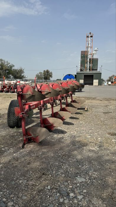 Плуг Uniya шести корпусной