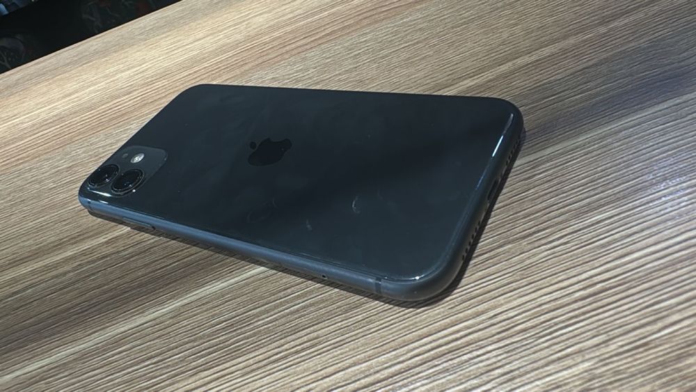 Продам iPhone 11 64Gb