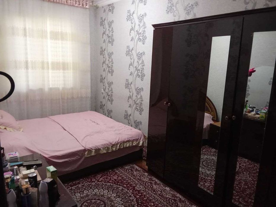 Чилонзор-11 кварталда кизларга, камчилик бўлиб турилади, без маклер