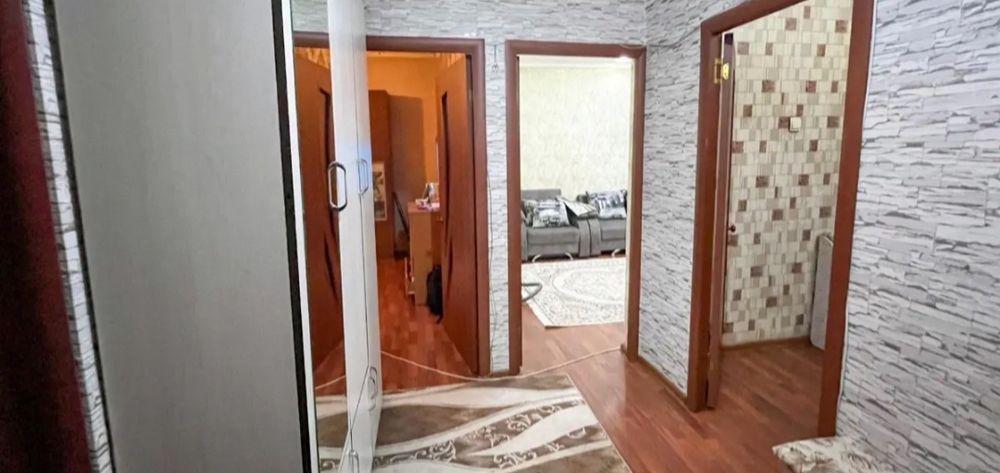 продам 3-х ком. 65кв. 3мкр. 4-этаж