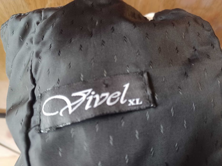 Рокля с памучна дантела