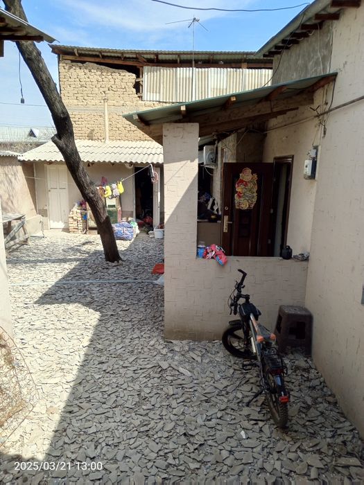 Участок продам янгиобаде возле бозара