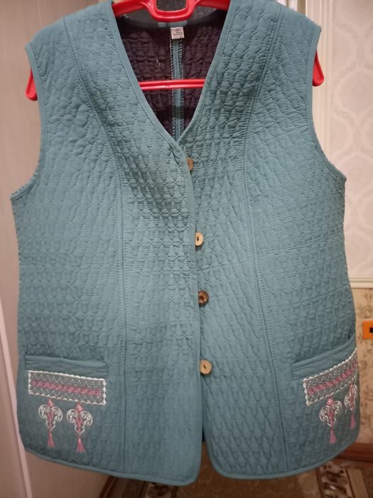 Новая безрукавка на осень весну.