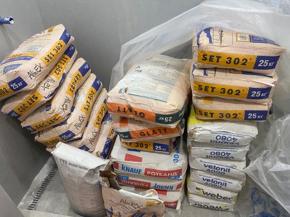 Продам остатки клей под кафель, витаникс, глат, ротбанд