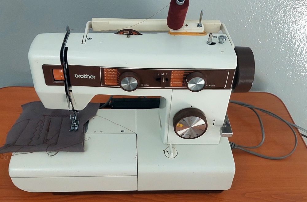 Masina. cusut   victoria , gritzne