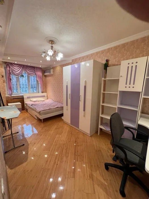 Продается квартира Центр Ц1 4в3/2/4 90м2