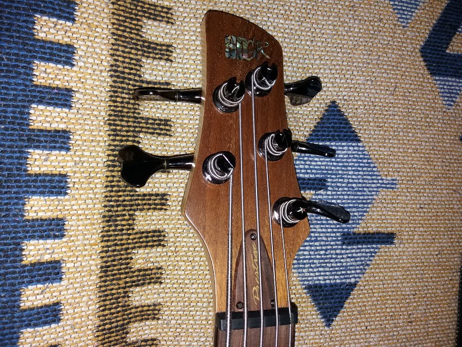 Продаётся бас-гитара Ibanez SR-1005 Prestige.