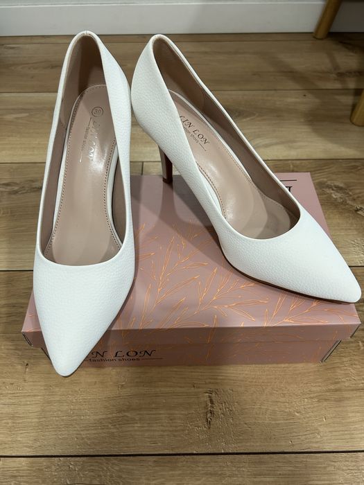 Pantofi albi noi stiletto 39