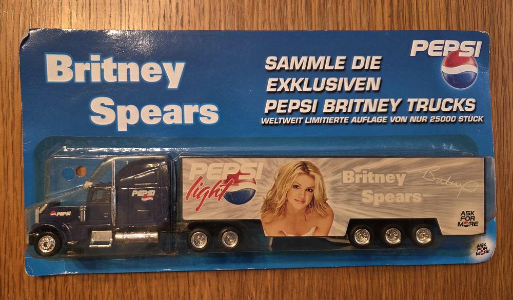 Camion Pepsi sigilat de colectie
