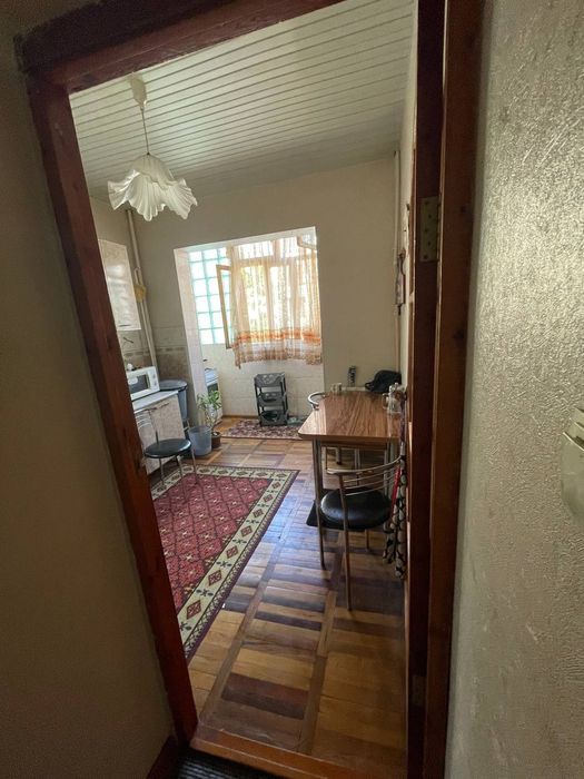 Продам двухкомнатную квартиру на риезий(паркентский рынок)