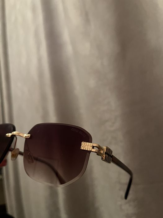 Слънчеви очила miu miu