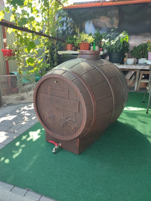 Vând butoi de Vin 400 litri