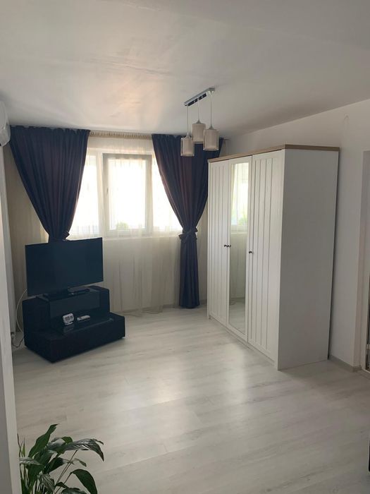 Închiriez apartament cu o camera Faleză