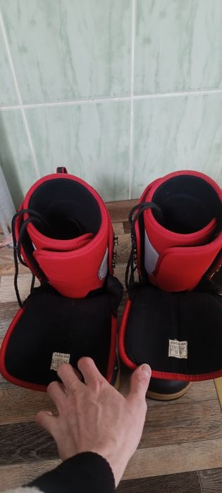 Сноуборд с ботинками