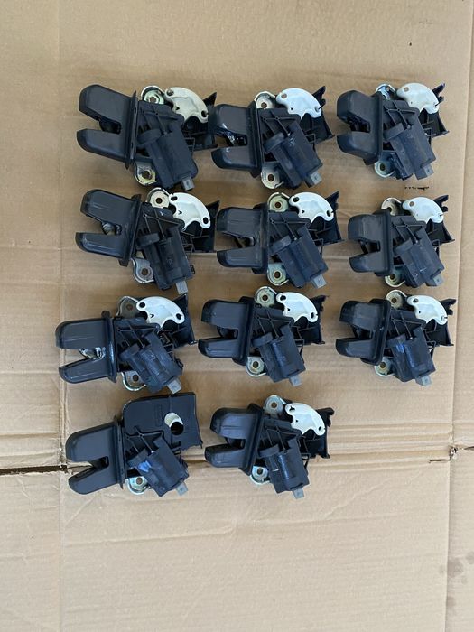 Broasca portbagaj audi a4 a5 a6 passat b6 b7 cc berlina