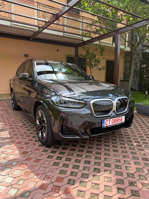 BMW iX3 2023