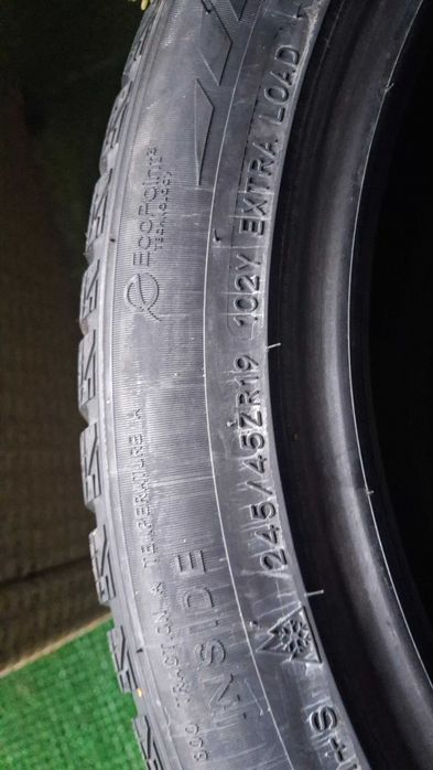 Vand Anvelope Sailun
245/45R19 aderenta B, consum B, all season.