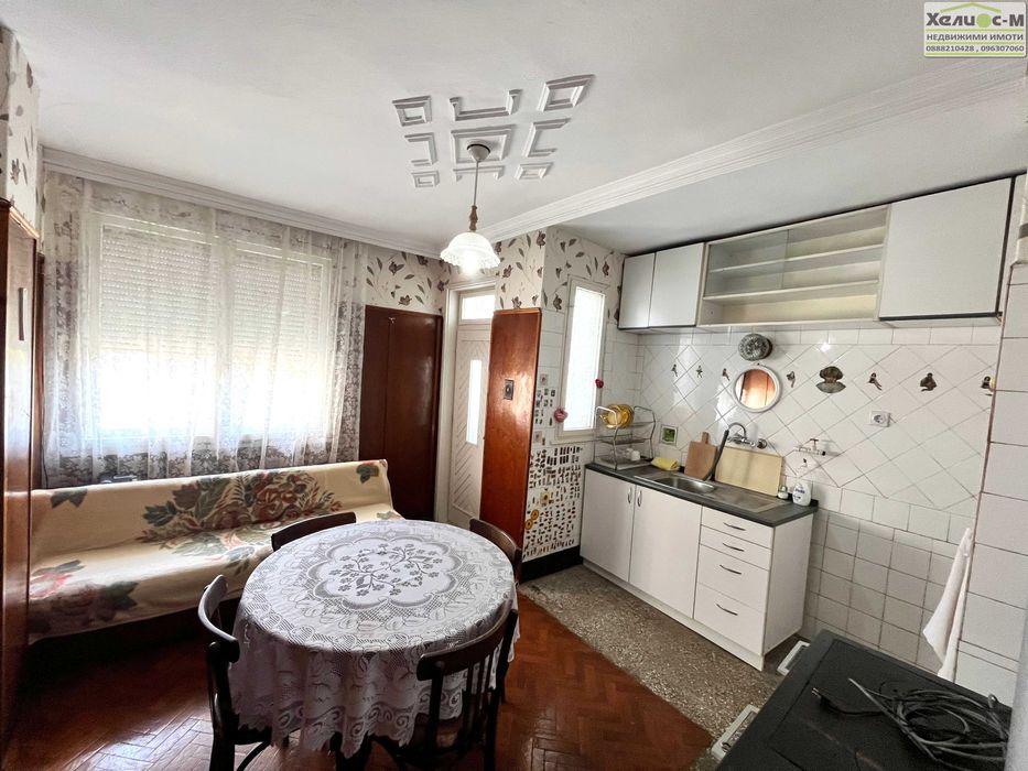 Апартамент с три спални, 116 кв.м., Живовски квартал, гр.Монтана