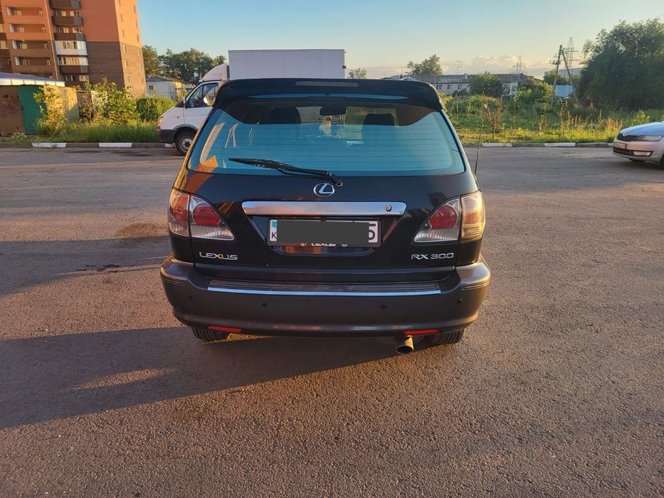 Продам в отличном состоянии Lexus rx 300
