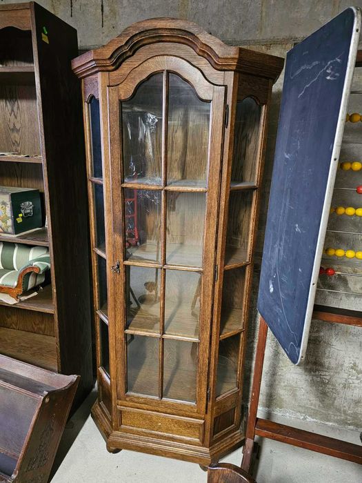 Конзолна витрина в стил Рустик