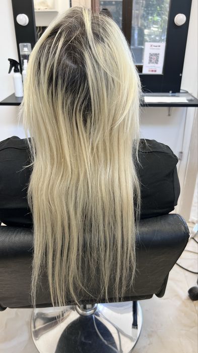 Модель на наращивание волос