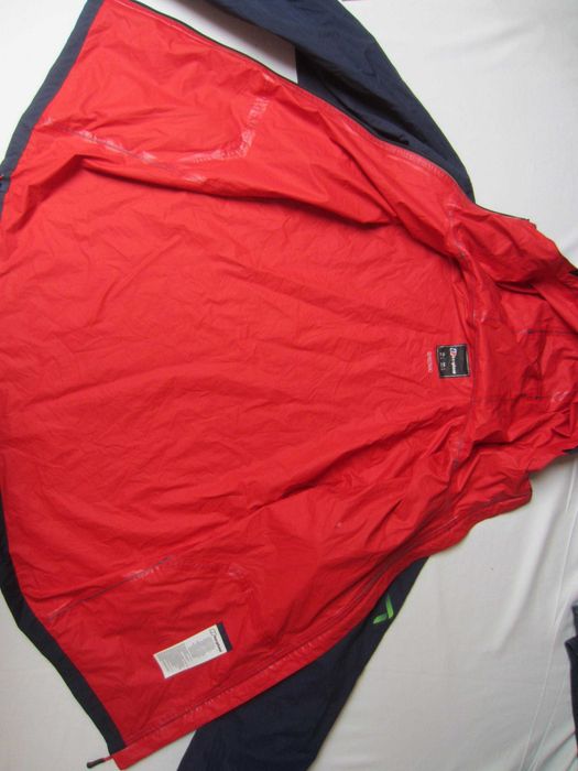 Geaca foaie shell Berghaus, masura L, protectie ploaie/vant, membrana poliamida, gluga, noua cu eticheta de carton,Thailanda