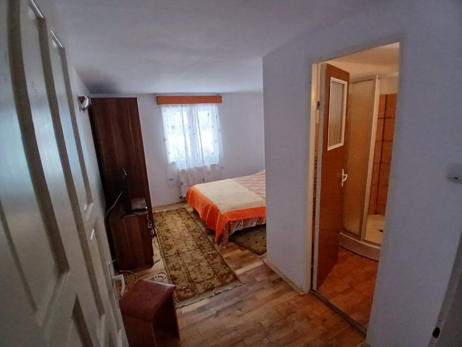 Vand casa de vacanta