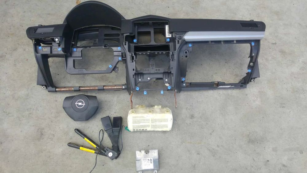 Kit plansa bord opel astra h a04 13124852 13188855 327963935