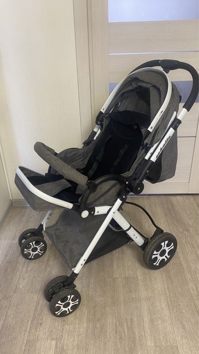 Продам коляску с перекидной ручкой