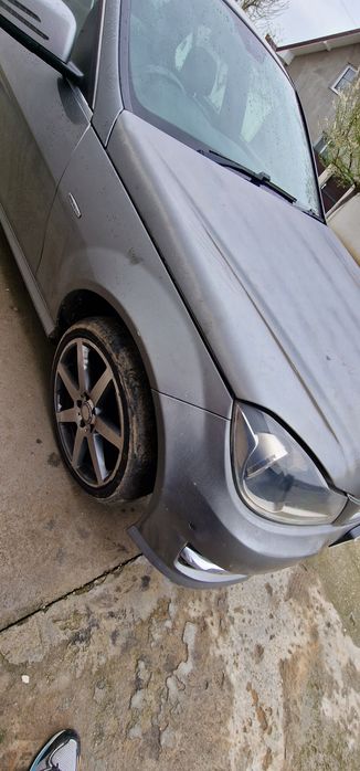 Aripa mercedes w204 facelift  mercedes c class facelift