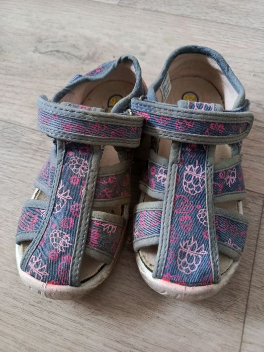 Обувь на девочку 25 размер