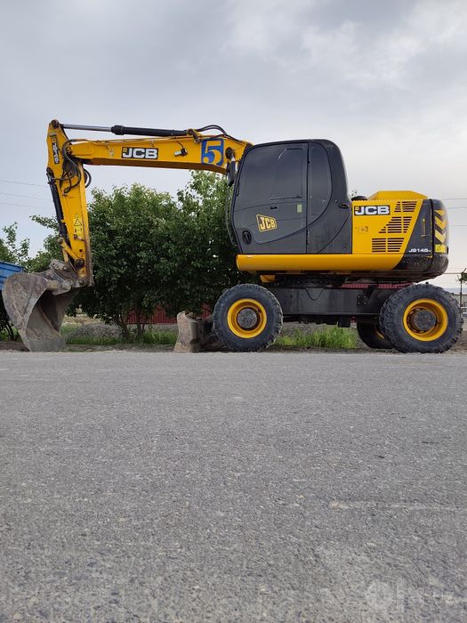 JCB 145 ekskavator 7 yarim metr lik ideal xolatda