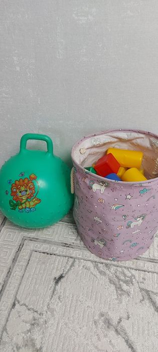 Кубики и мяч попрыгун