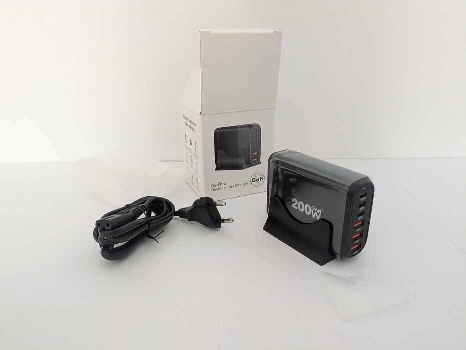 GaN Pro 200W Desktop Charger