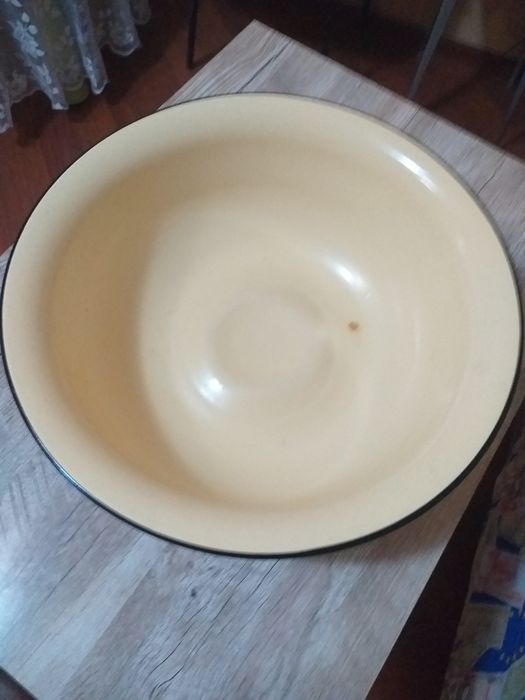 Эмалированный таз