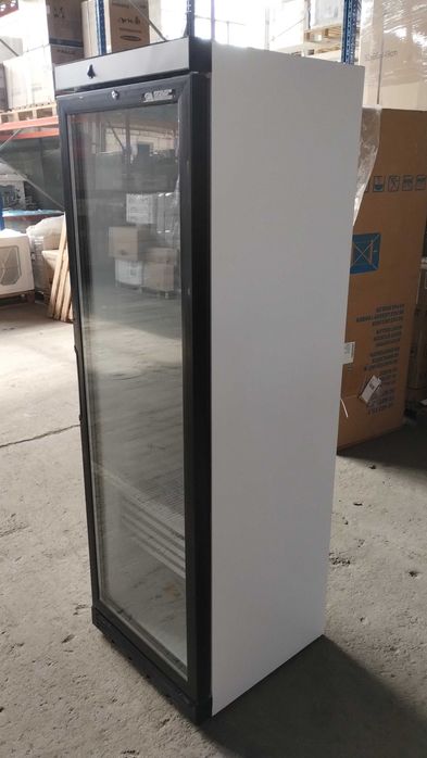 Vitrina frigorifica profesionala Cold Machines CM-373NCW, Incuietoare usa, iluminare LED, 373 l, H 183 cm, alba