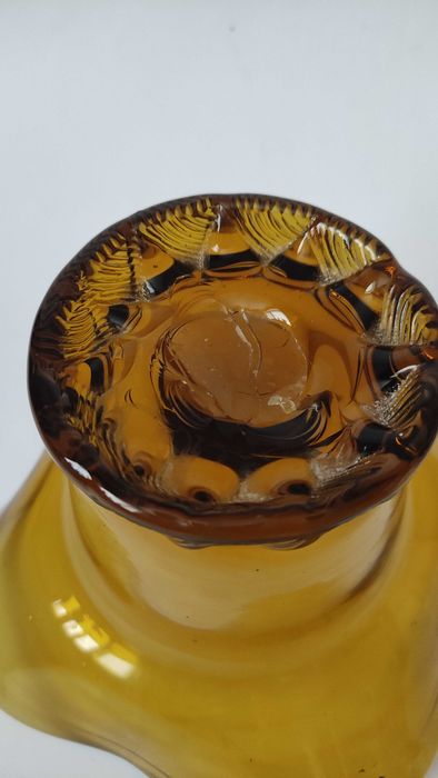 Бонбониера кошничка от цветно стъкло